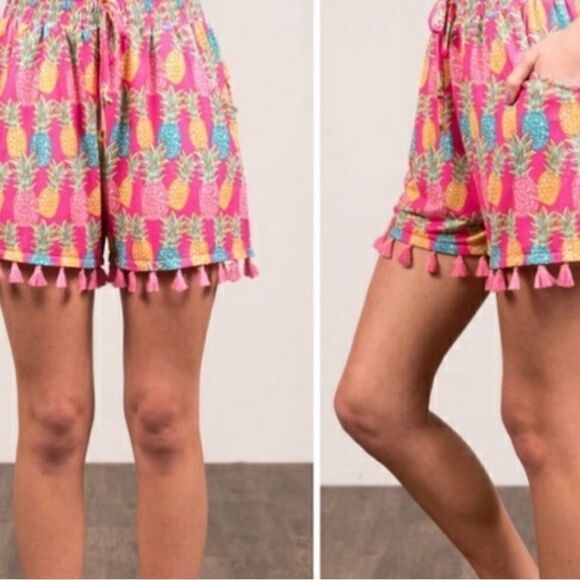 Simply Southern pineapple tassel shorts - Picture 2 of 5